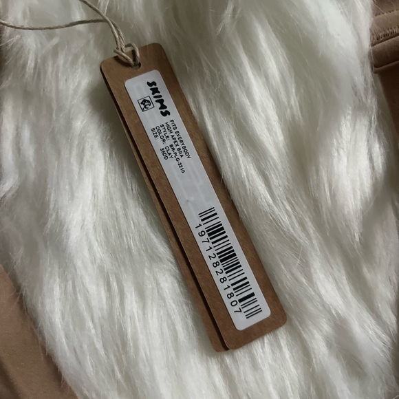 NWT SKIMS FITS EVERYBODY UNLINED APEX PLUNGE BRA CLAY 36DD - Picture 6 of 8